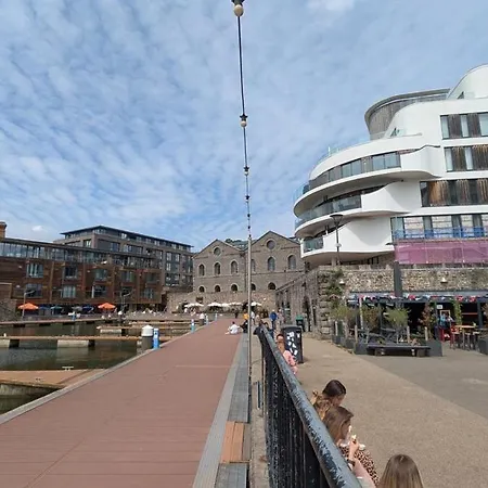 Stylish Harbourside Bristol