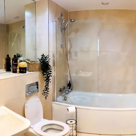 Apartment Stylish Bristol Harbourside Apartment