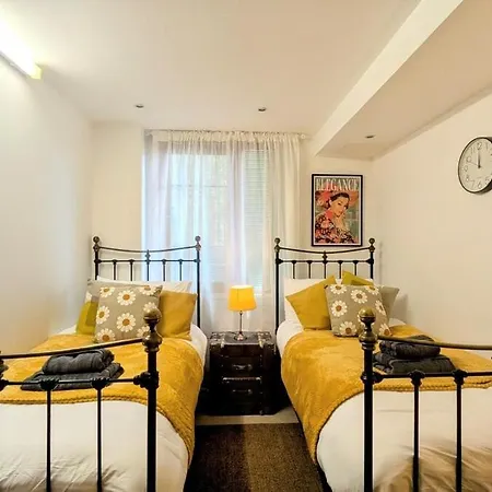 Apartment Stylish Harbourside Bristol