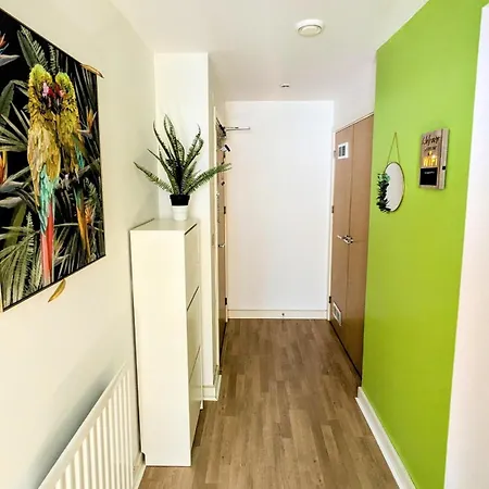 Stylish Bristol Harbourside Apartment Bristol