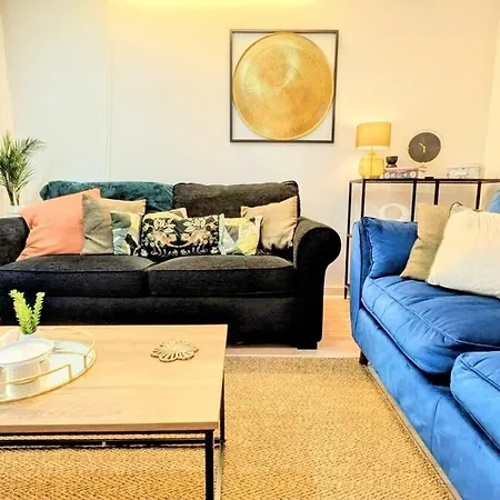 Stylish Bristol Harbourside Apartment