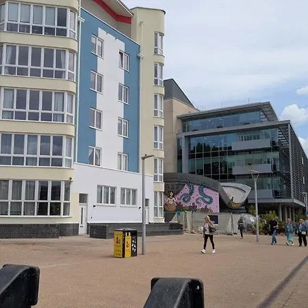 Apartment Stylish Bristol Harbourside Apartment