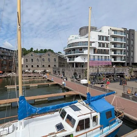 Stylish Harbourside Bristol