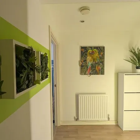 Stylish Bristol Harbourside Apartment *