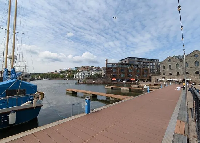 Stylish Harbourside Bristol
