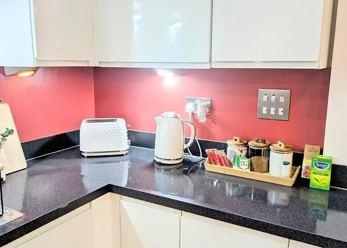 Stylish Harbourside Apartment Bristol