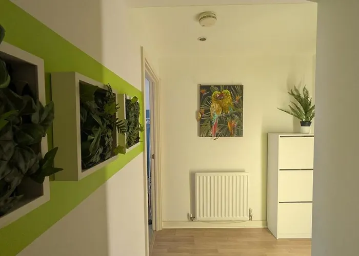 Stylish Harbourside *