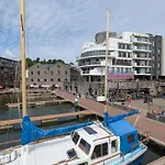 Stylish Harbourside בריסטול