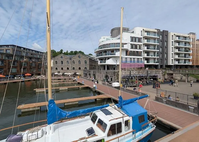 Stylish Harbourside Бристоль